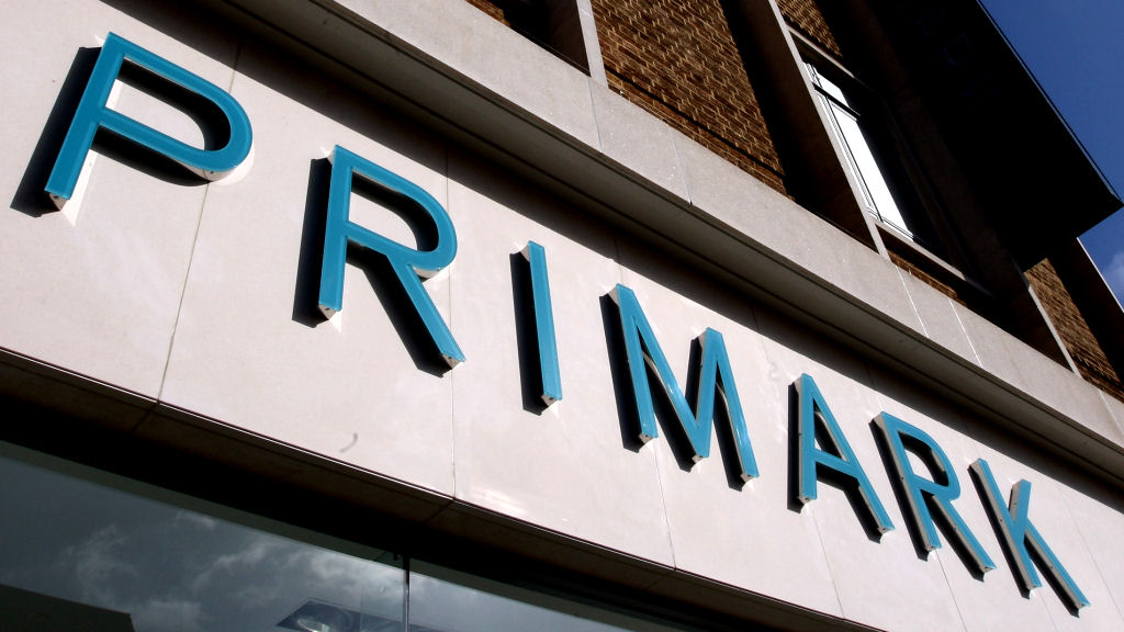 BBC’s Primark apology over ‘fake’ child labour footage – Channel 4 News