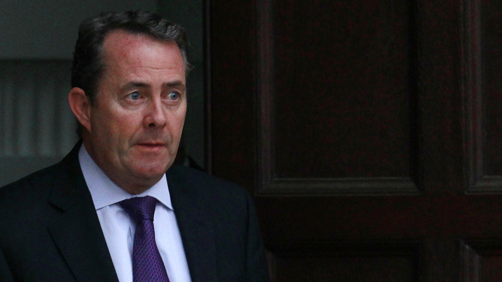 Liam Fox breached ministerial code – inquiry – Channel 4 News