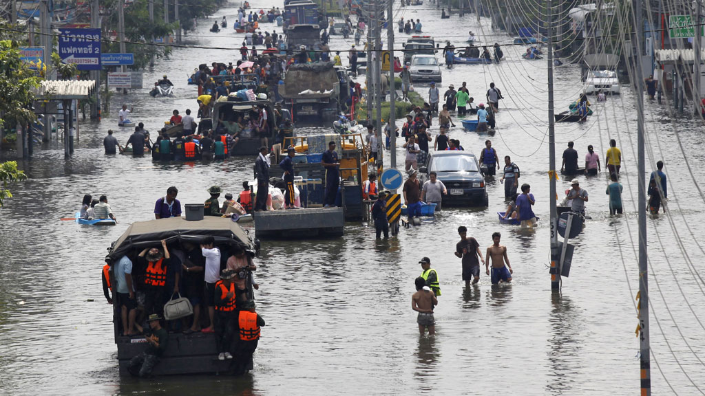Proper Amazon Loading Bangkok braced for flooding – Channel 4 News