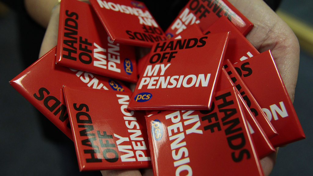 Two Million Public Workers Take To The Picket Lines Channel 4 News