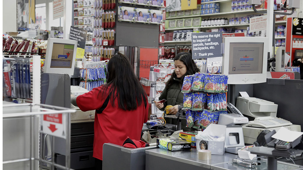 Half of retailers plan to cut staff numbers by April 2013 Channel 4 News