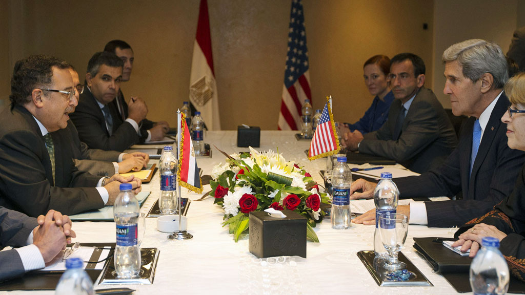 Kerry urges ‘vital partner’ Egypt towards democracy – Channel 4 News