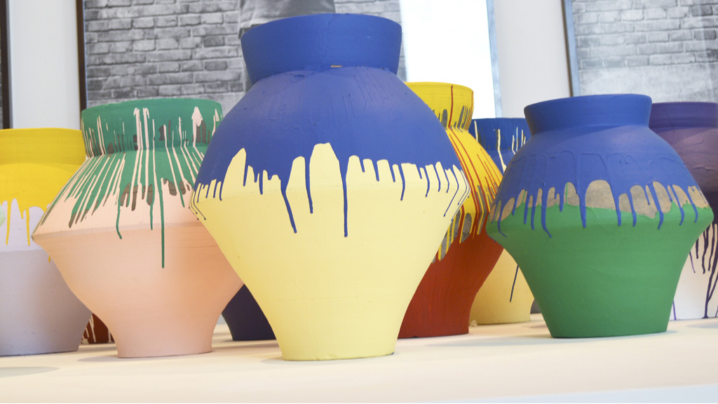 Artist wants to apologise for smashing Ai Weiwei vase Channel 4 News