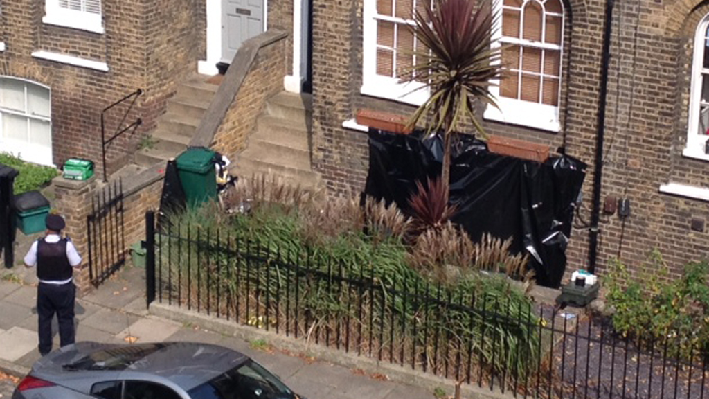 Man shot dead by police over London knife incident – Channel 4 News