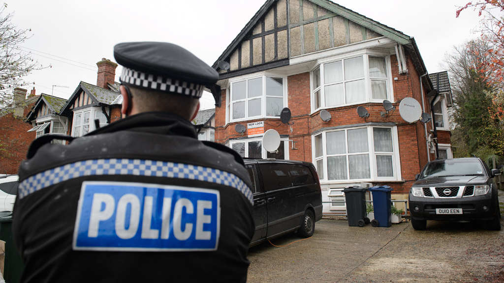 Police given more time to question ‘Islamist plot’ suspects – Channel 4 ...
