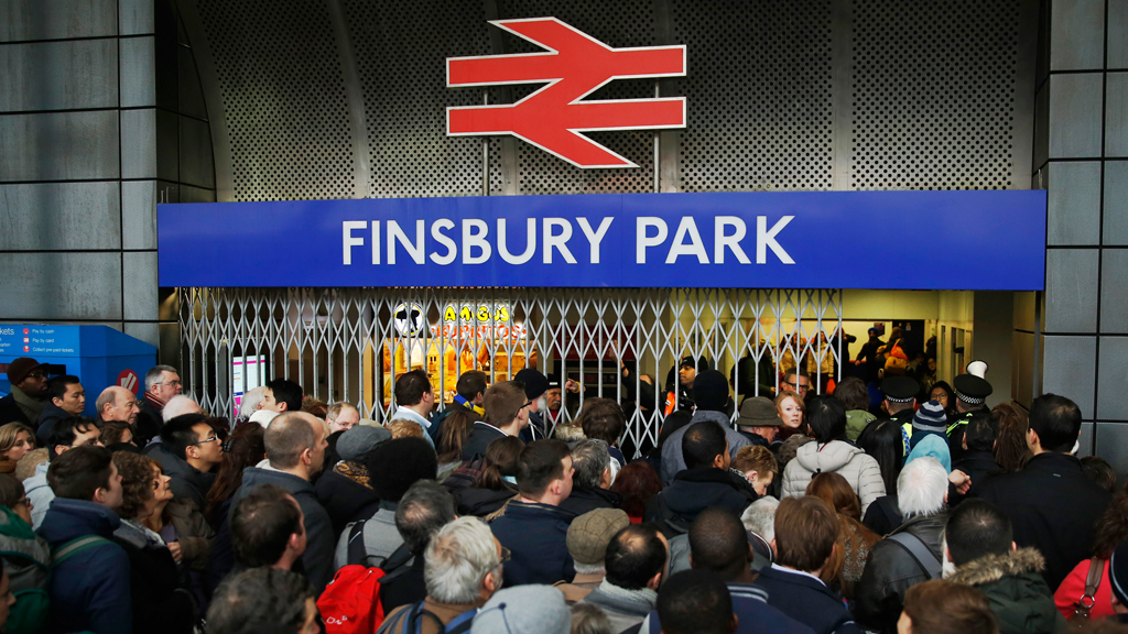 How Twitter reacted to rail travel misery – Channel 4 News
