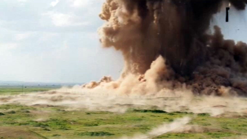 Nimrud: Islamic State ‘destroys’ ancient city in Iraq – Channel 4 News