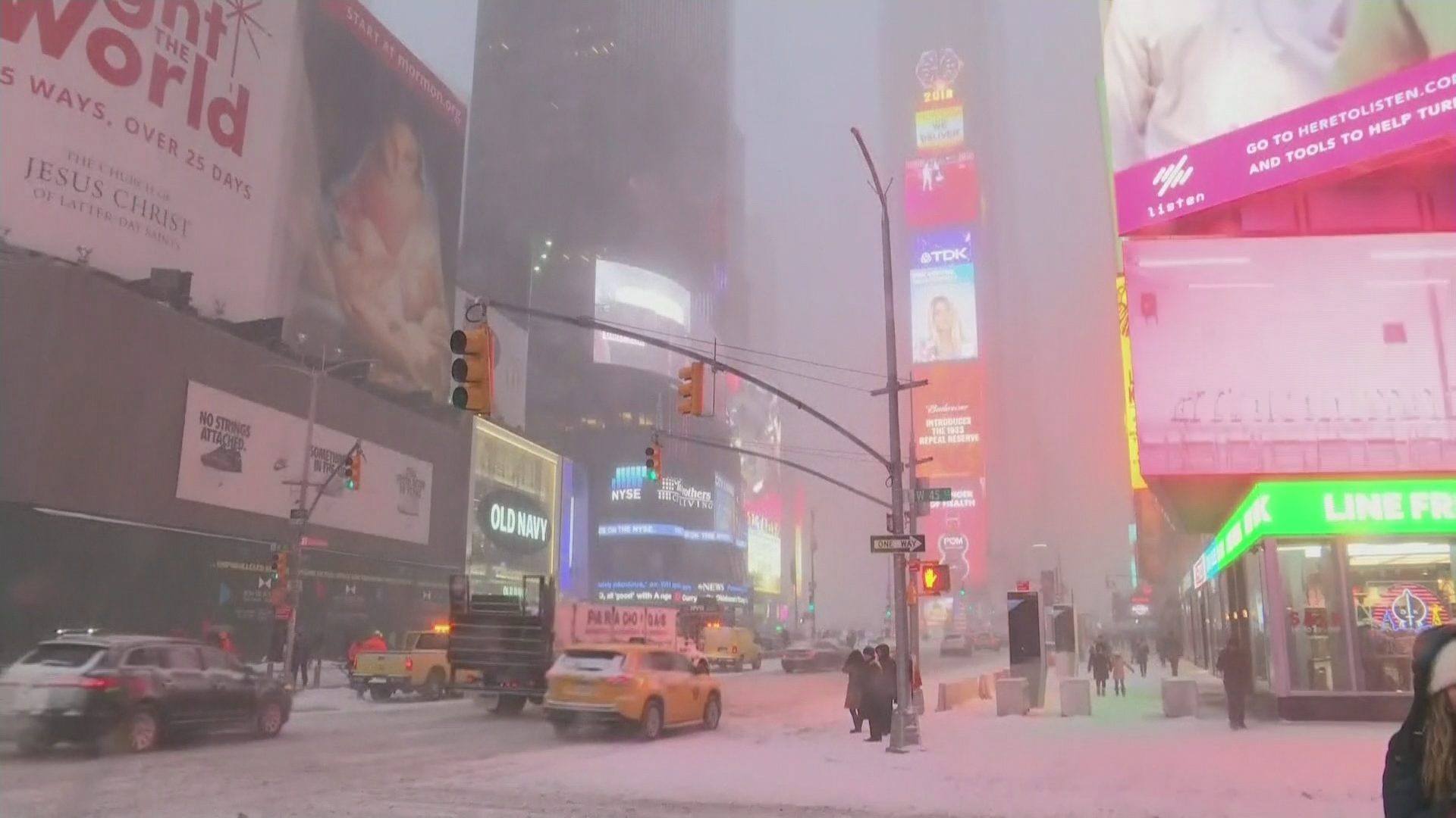 ‘Bomb cyclone’ hits east coast of America – Channel 4 News