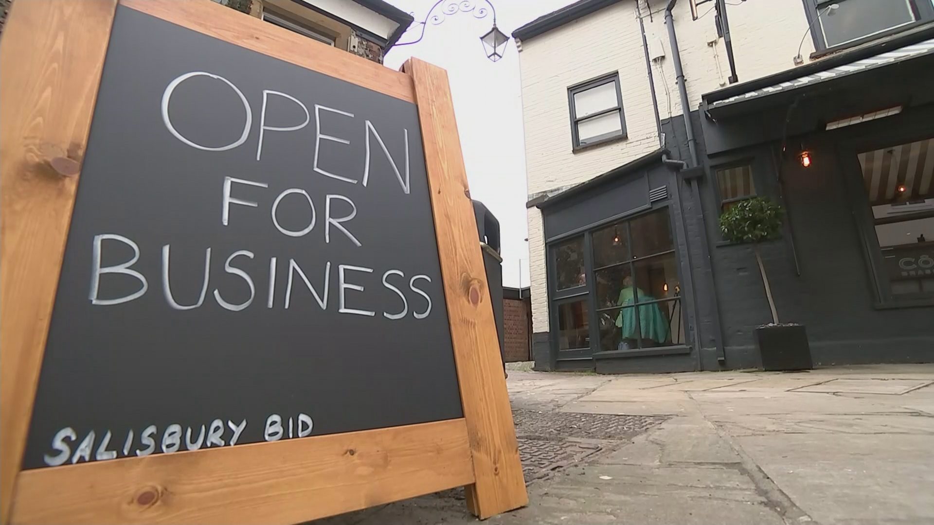 Salisbury spy shutdown leaves local businesses struggling – Channel 4 News
