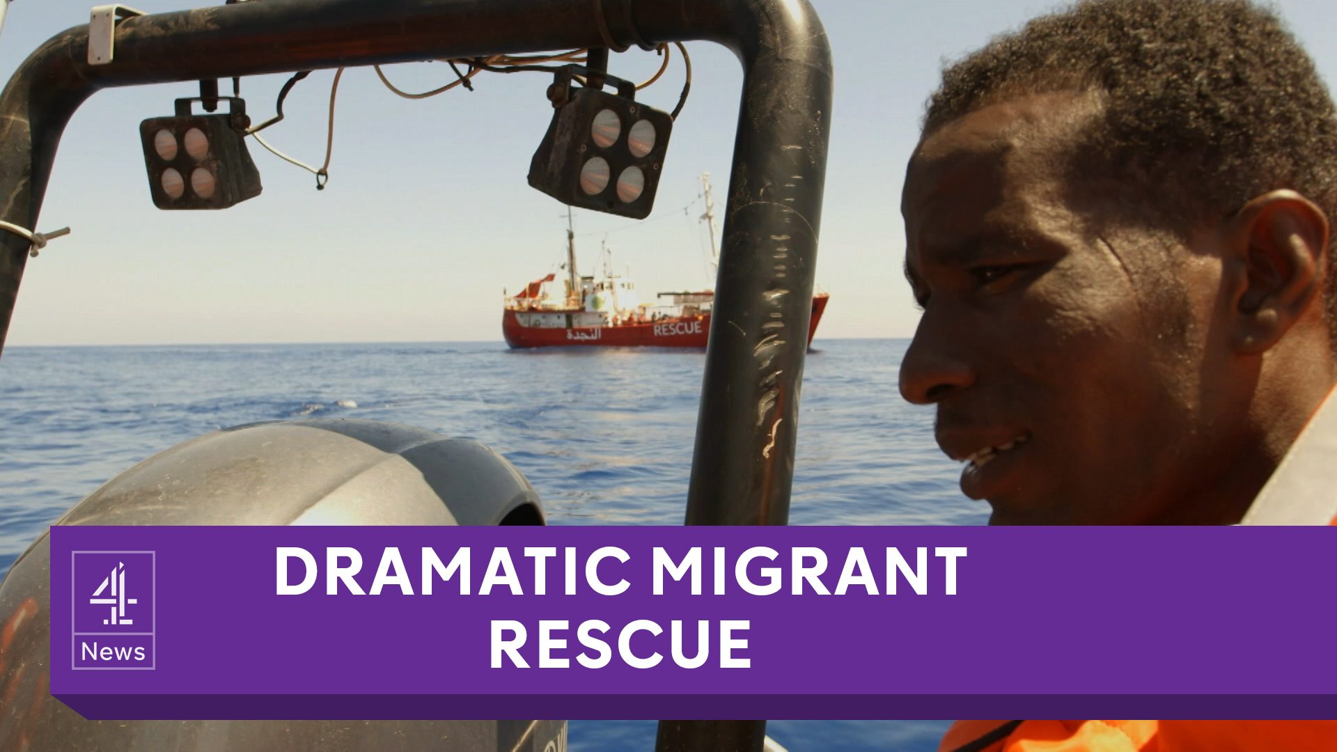 Migrants saved in dramatic rescue off Libyan coast – Channel 4 News