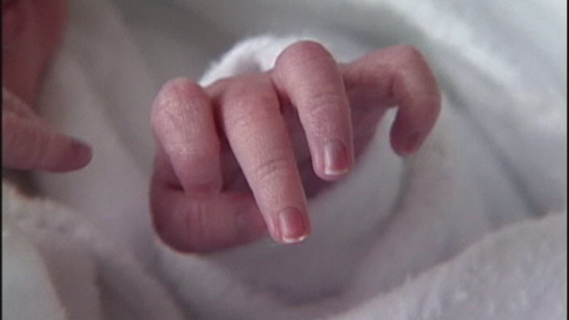 nhs-to-increase-staff-numbers-on-maternity-wards-channel-4-news