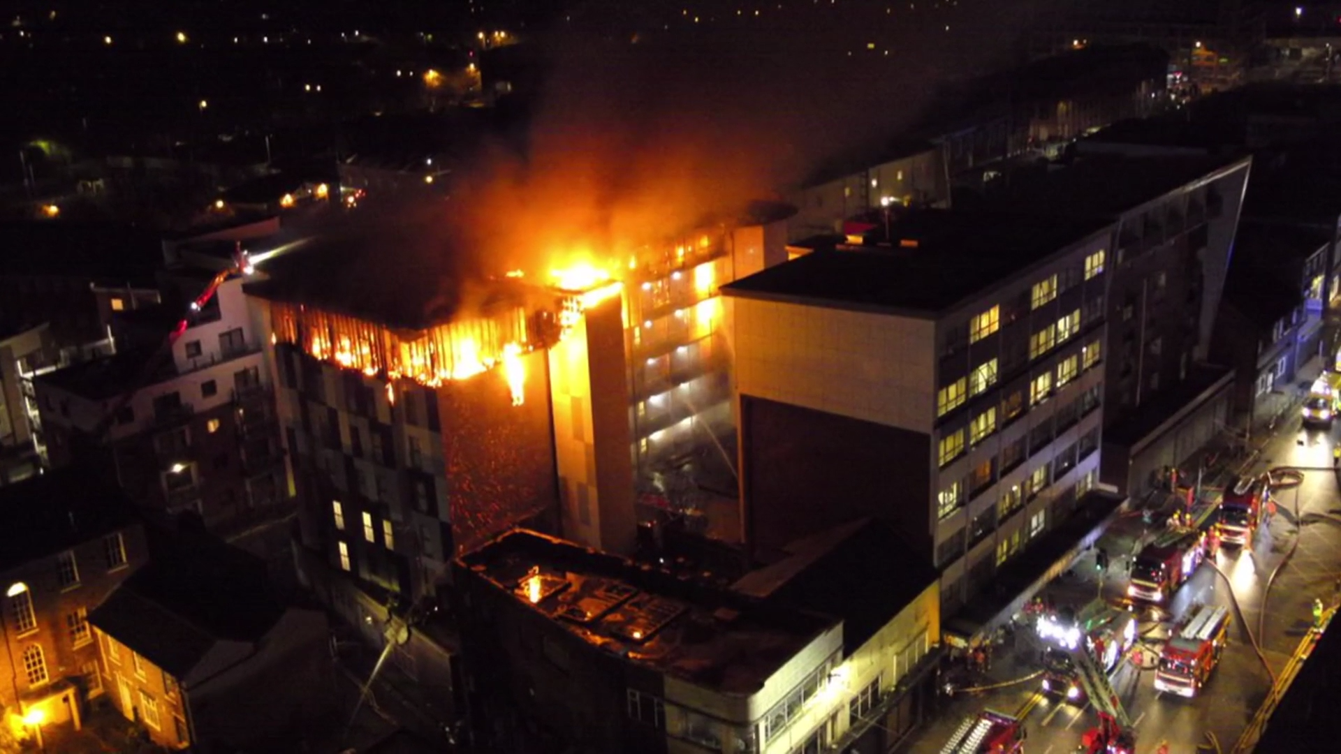 Bolton block fire: Concerns over cladding - Channel 4 News