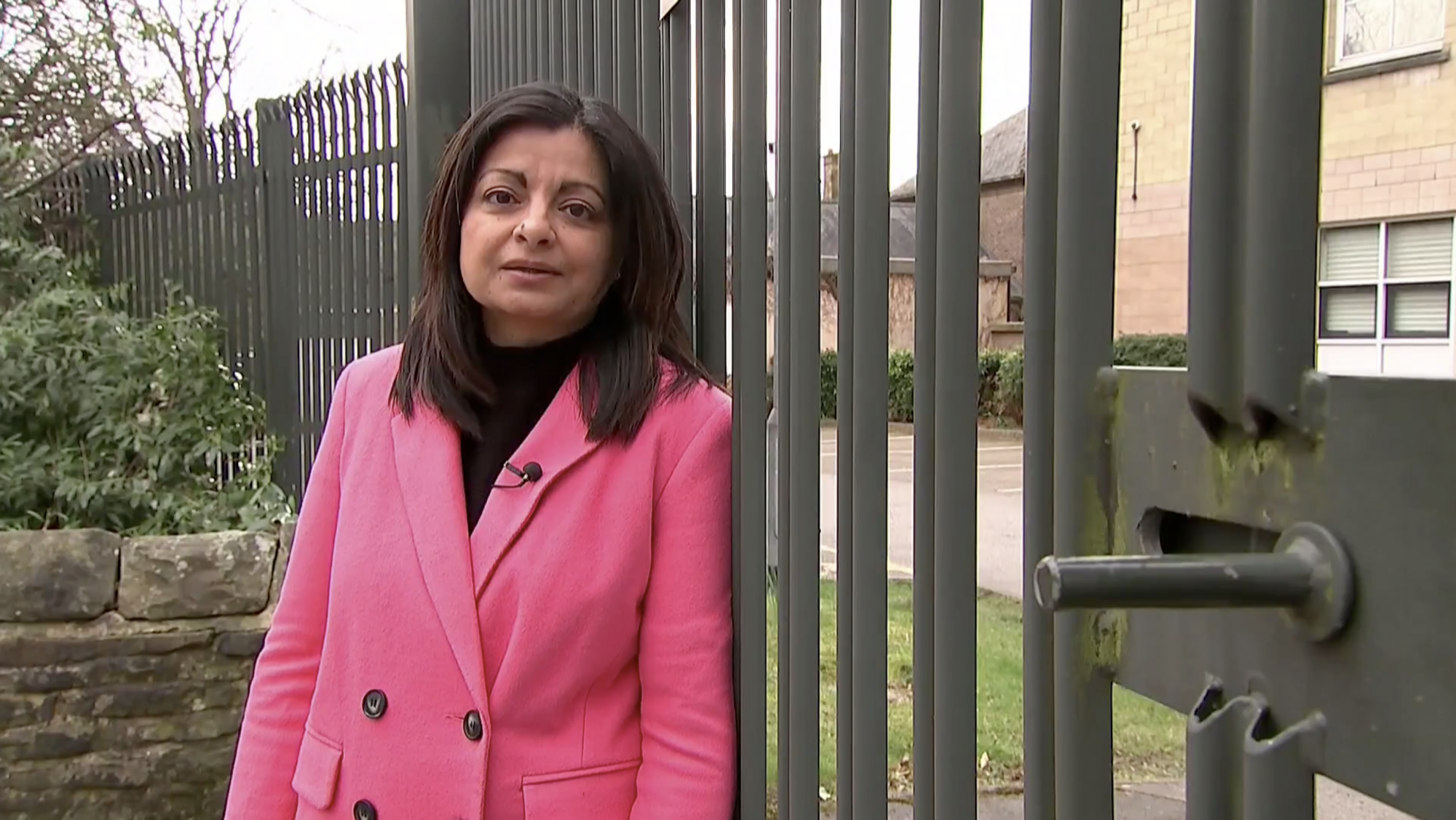 Some schools close despite government guidance to stay open Channel 4