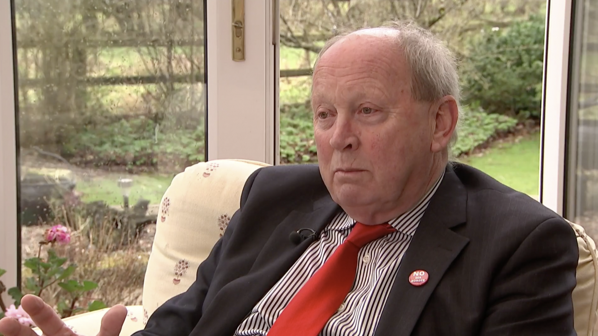 Mounting Unionist anger over GB-NI border checks - channel 4