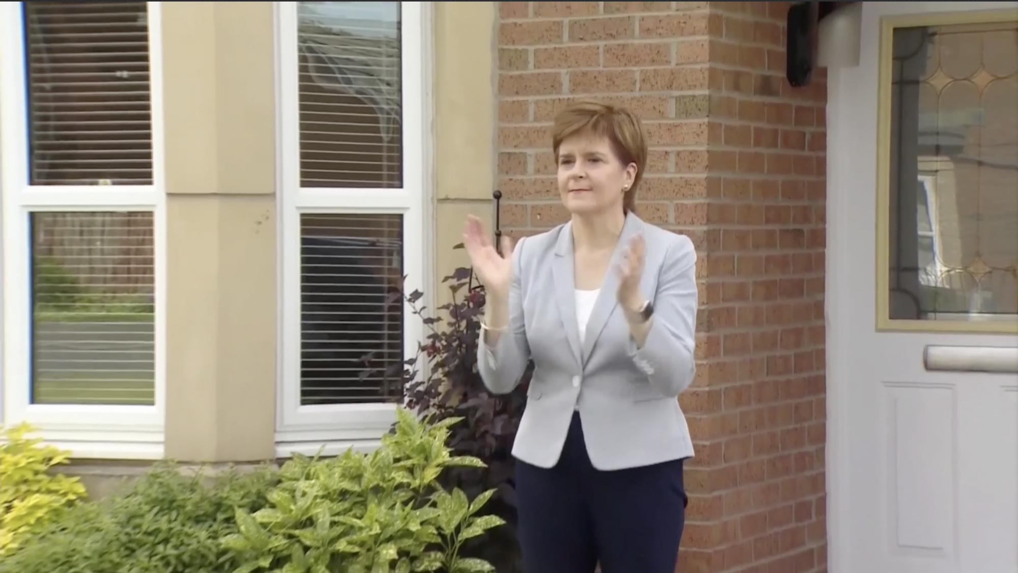 Scottish government offers NHS staff 4 per cent pay rise – Channel 4 News