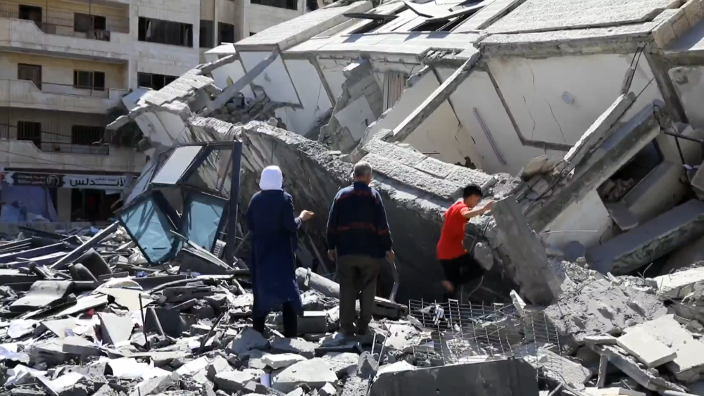 Israel ramps up Gaza assault and Hamas rocket fire continues, as ...