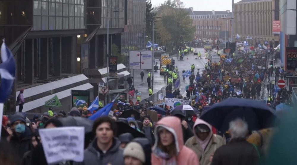 Thousands march in Glasgow for climate action – Channel 4 News