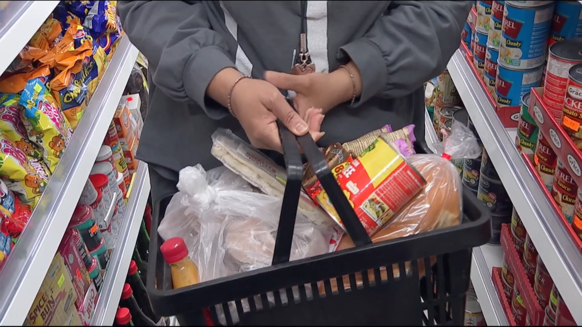 UK inflation hits 30-year high as cost of living crisis deepens ...