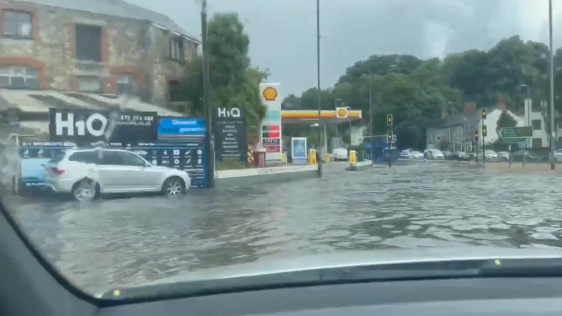 UK heatwave hosepipe ban in Devon for first time in two decades