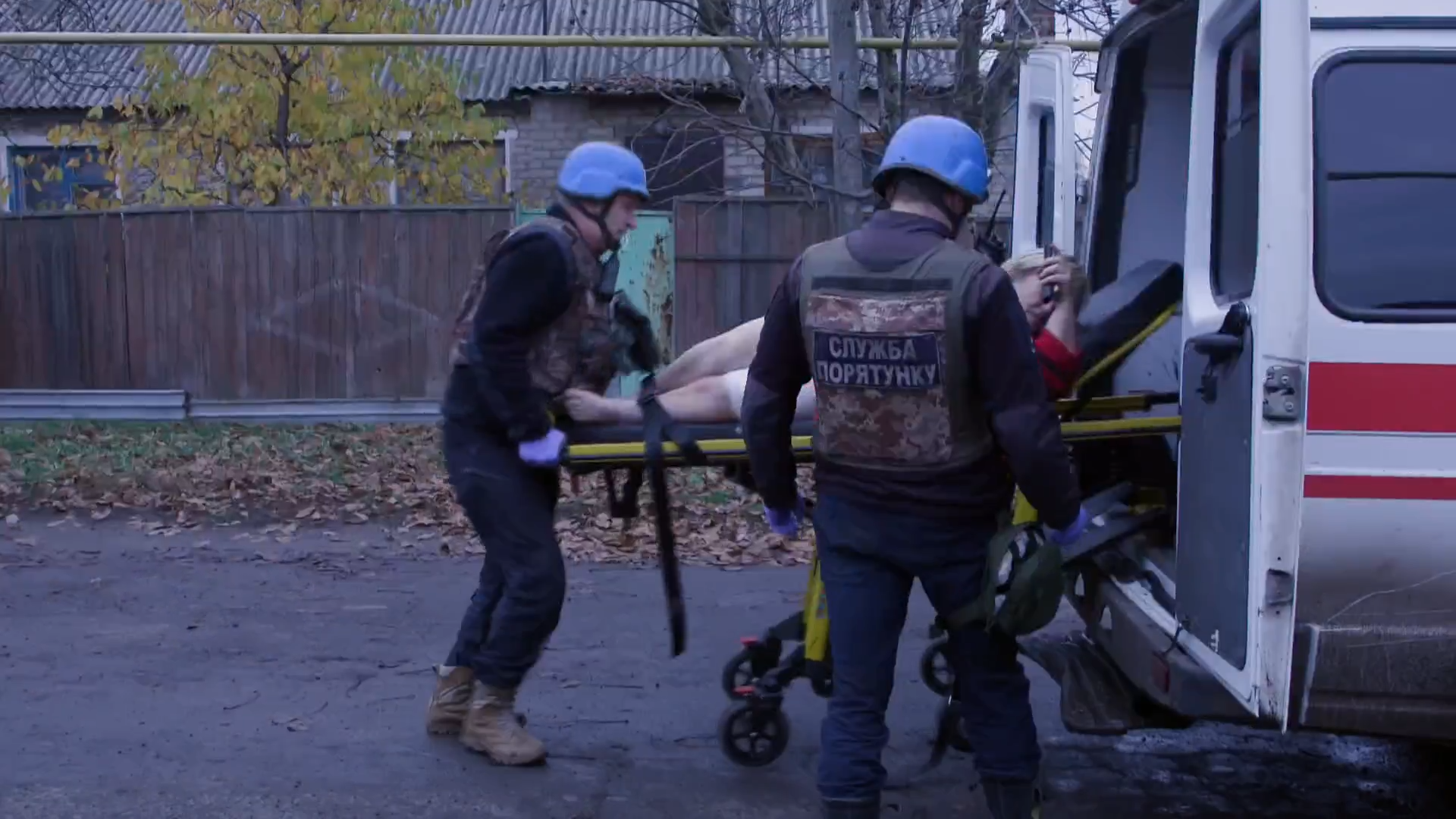 On the ground with Ukraine's frontline rescue squad (dubbed) – Channel 4 News - Vimarsana News