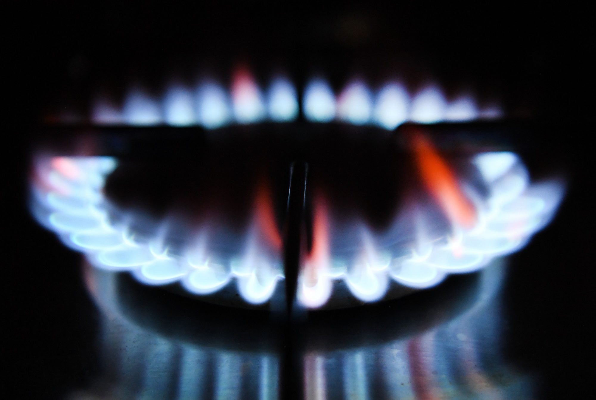 British Gas profits almost £1 billion for first half of 2023 Channel