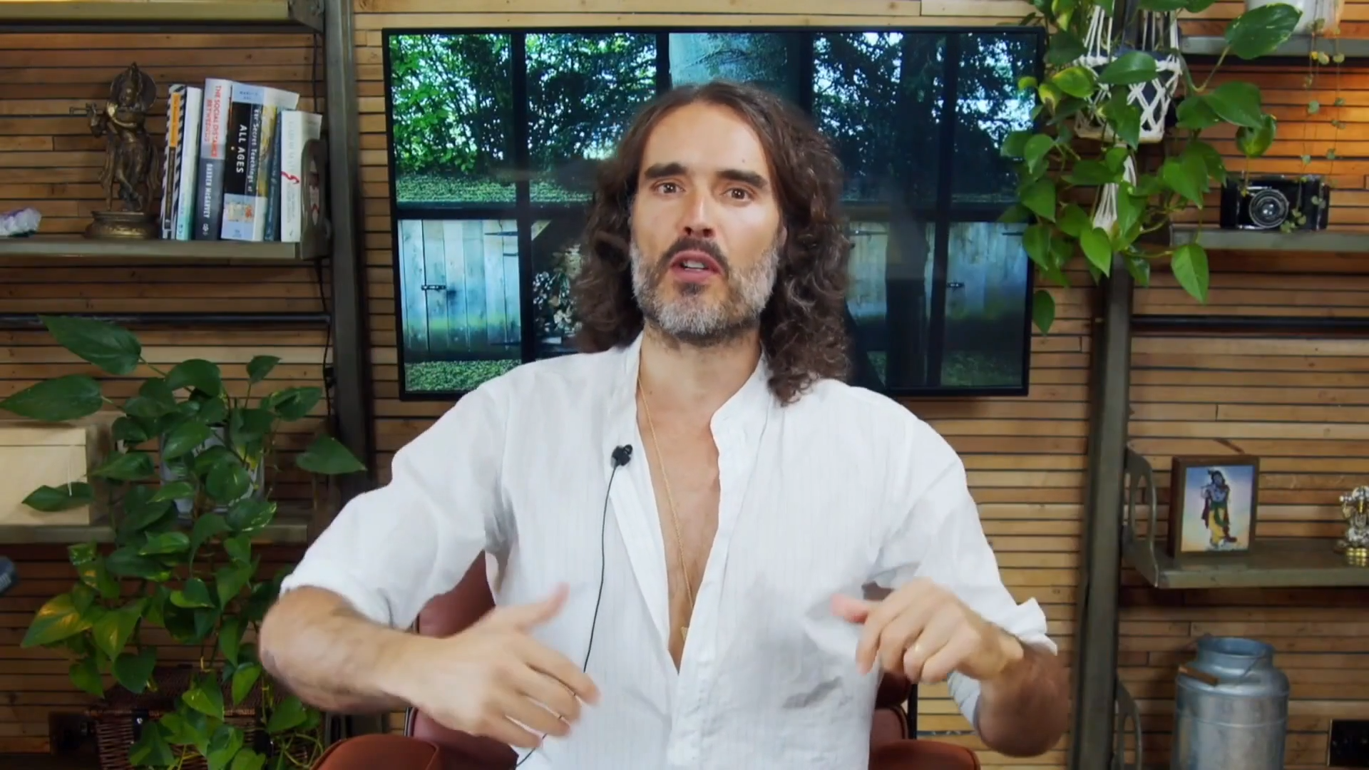 Russell Brand: YouTube suspends star's ability to make money from adverts – Channel 4 News - Vimarsana News