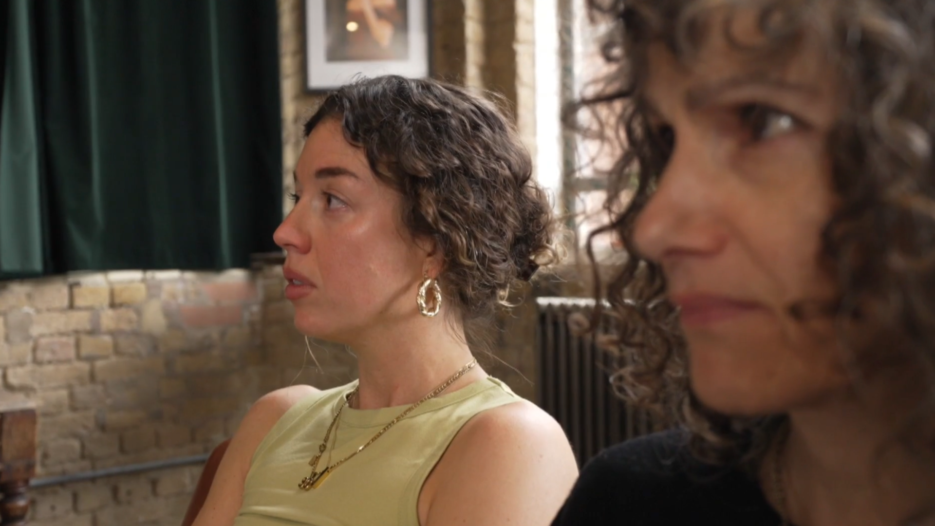 Teenage boys and violent misogyny: the impact on young girls – Channel 4  News