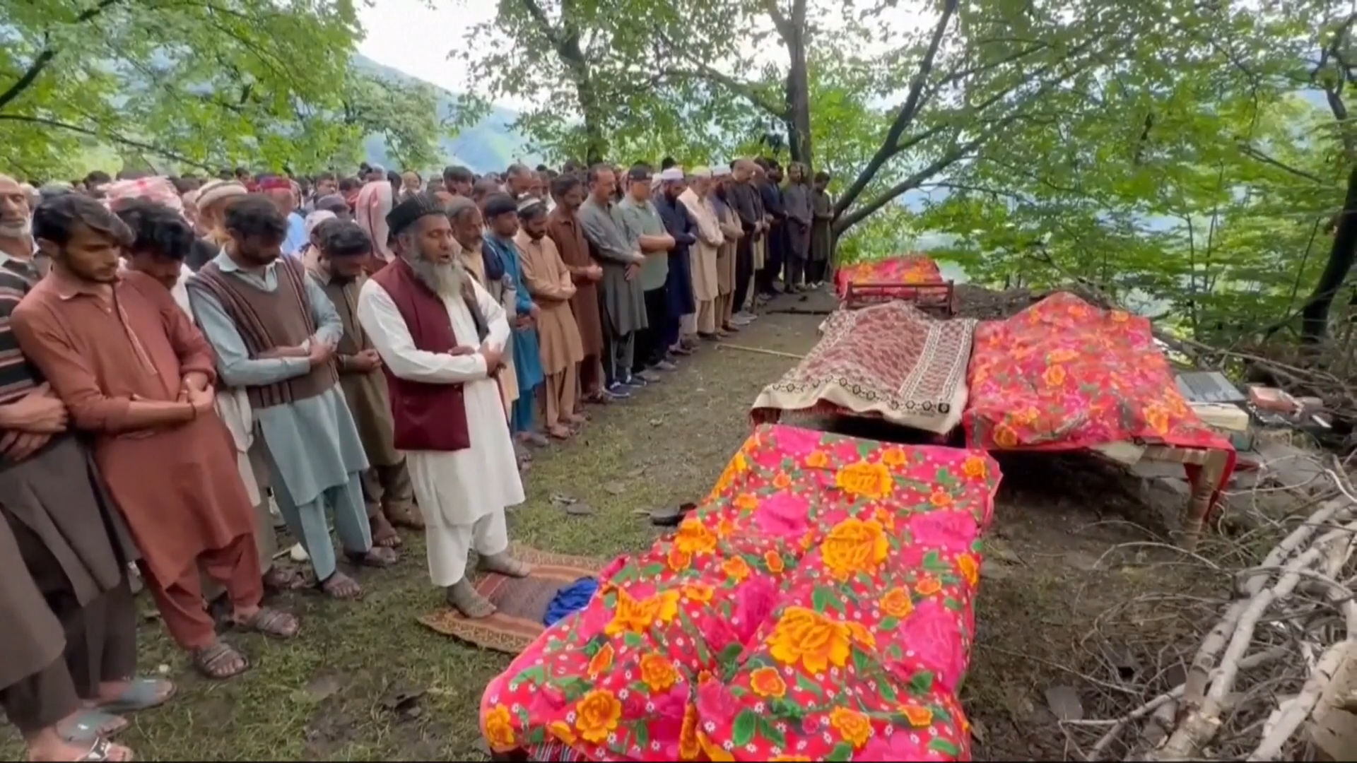 More than 300 dead in Pakistan after heavy floods – Channel 4 News