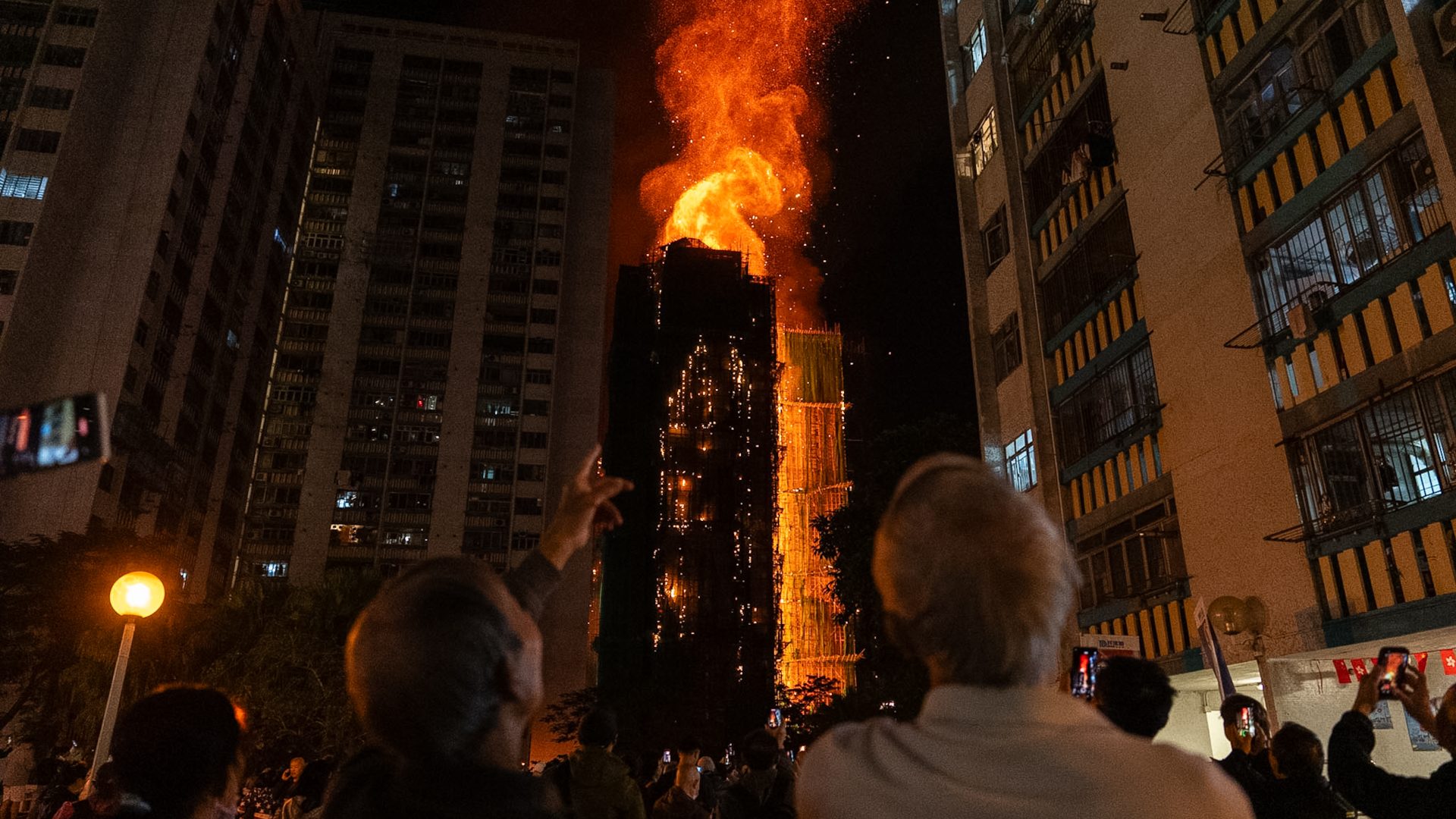 Hong Kong apartment fire: at least 36 dead and 279 missing