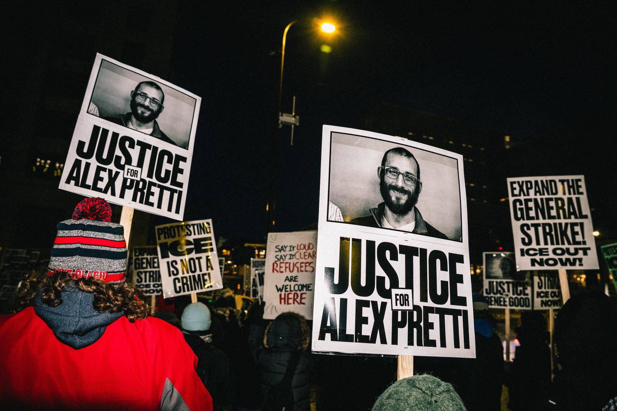 ICE agents involved in Alex Pretti shooting placed on leave – Channel 4 ...