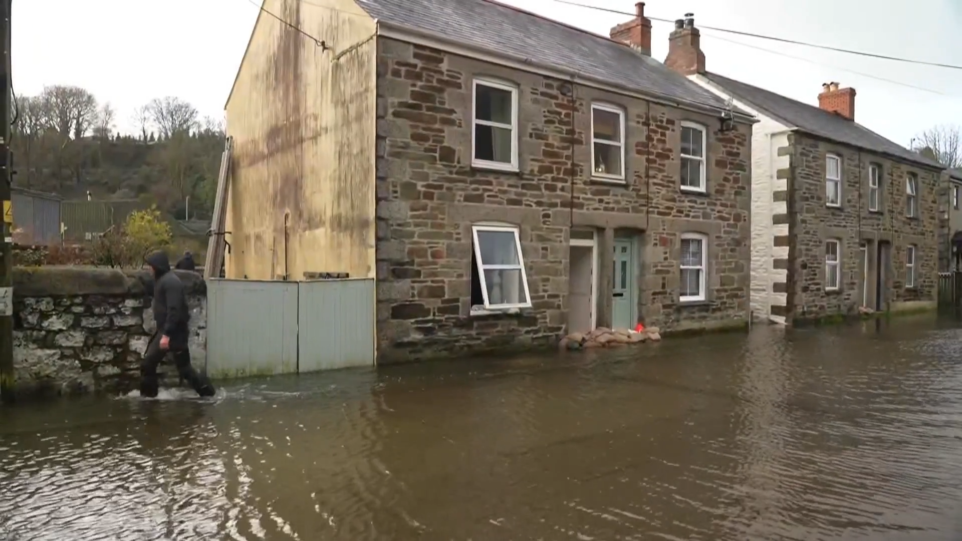 Are UK flood warnings linked to ocean currents?