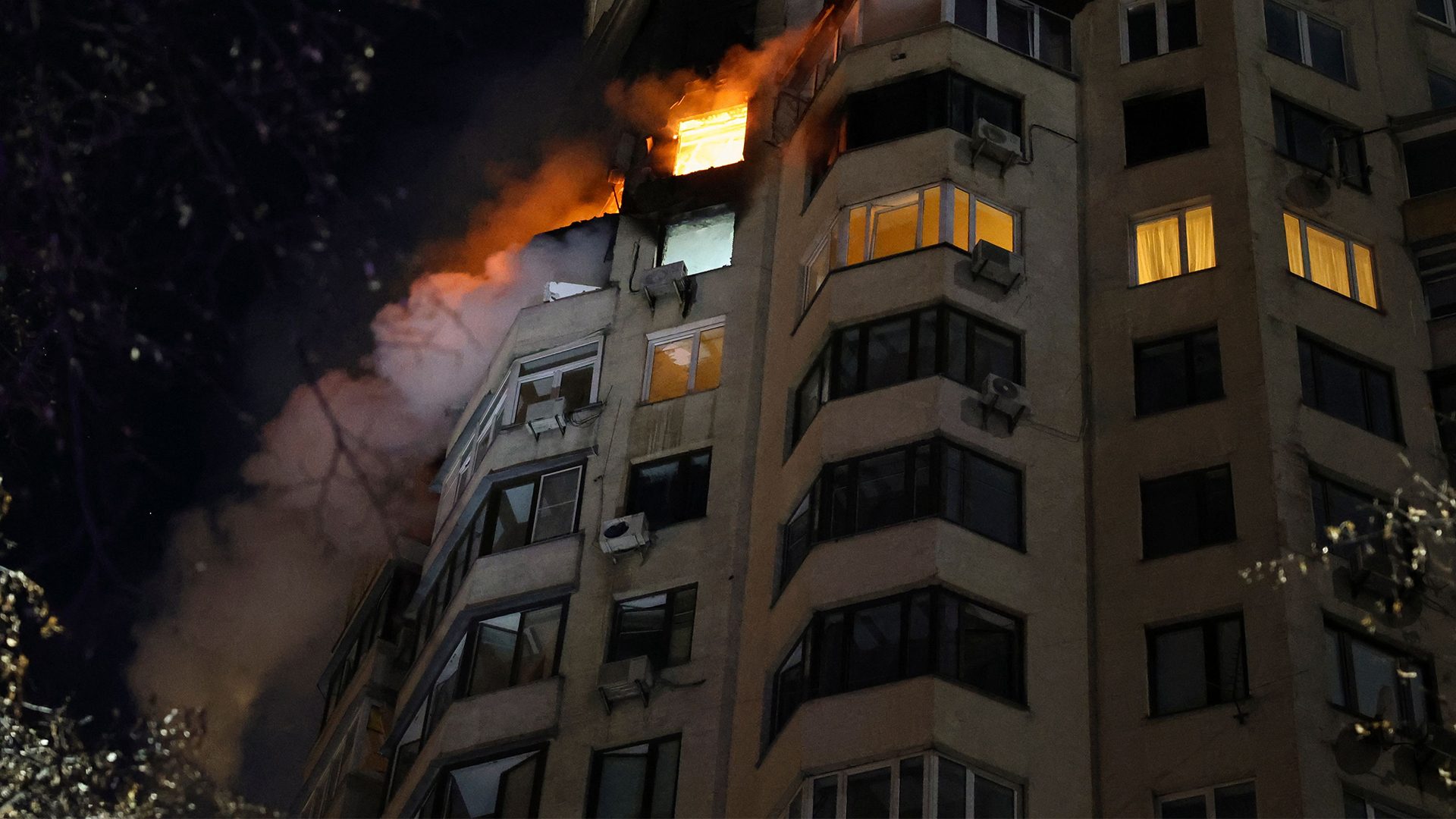 Russia resumes strikes on Ukraine hours after Trump praises ceasefire