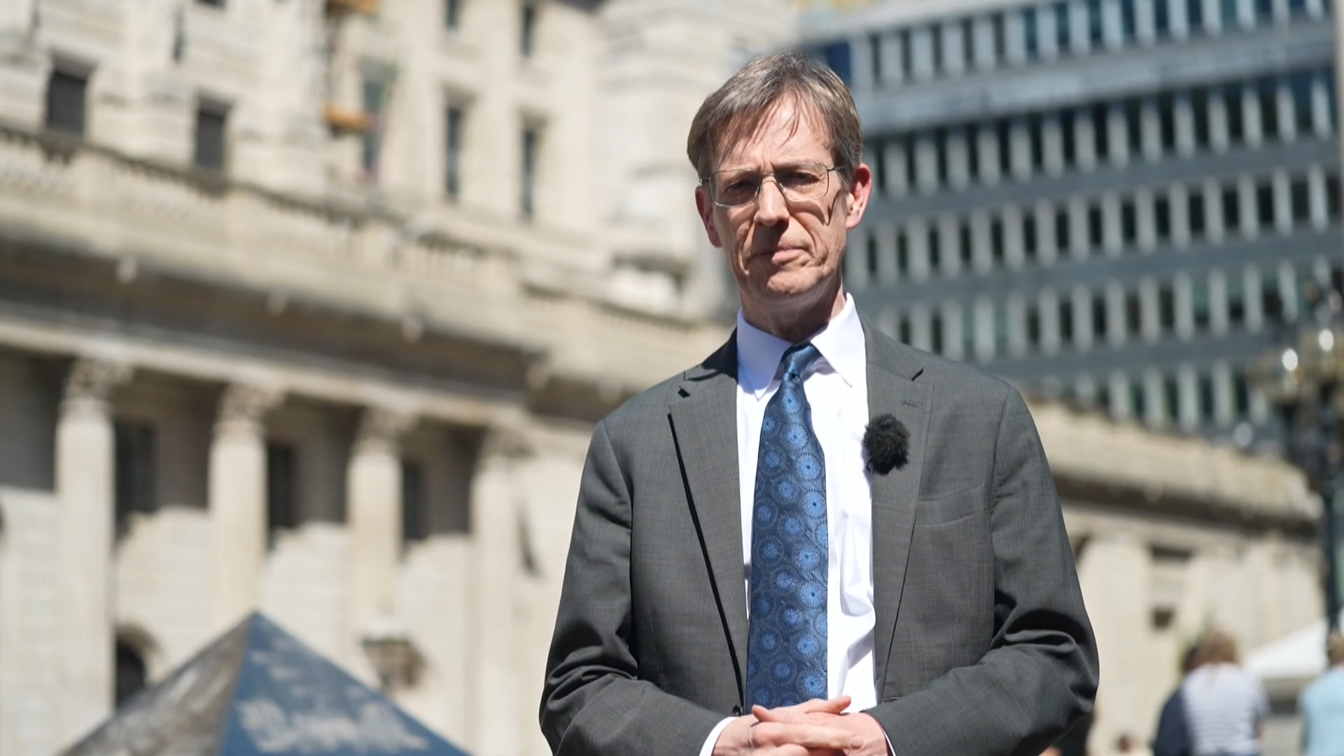 Bank of England holds interest rates but warns of future shocks from Iran war