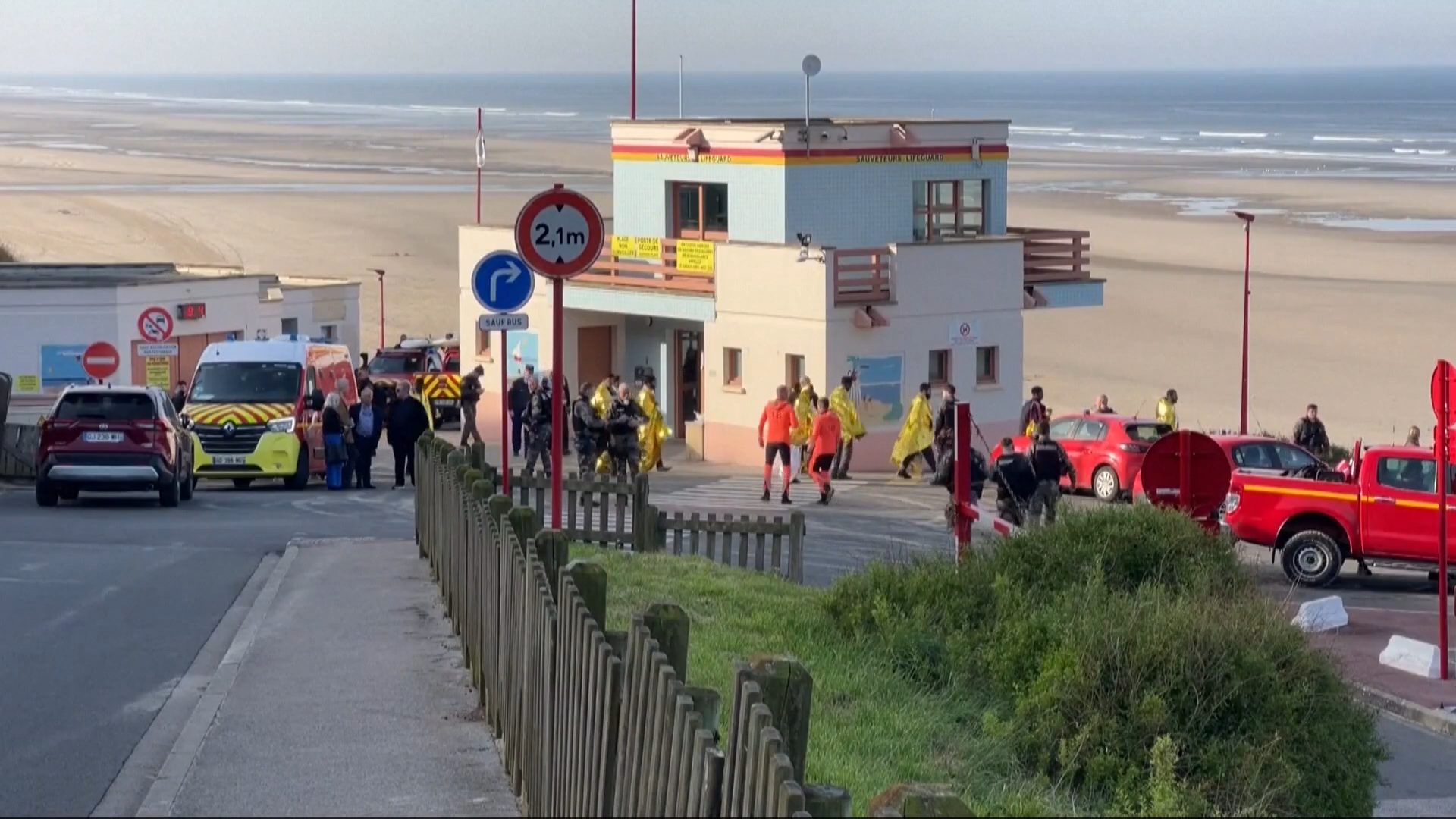 Four people die attempting to cross Channel in small boat