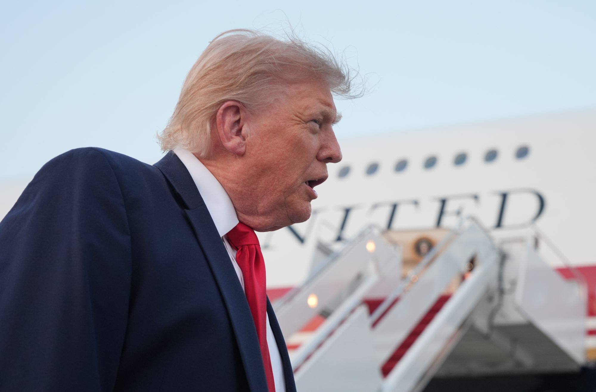 Andy Burnham's Trump call stokes foreign policy uncertainty as Carney warns of 'rupture'