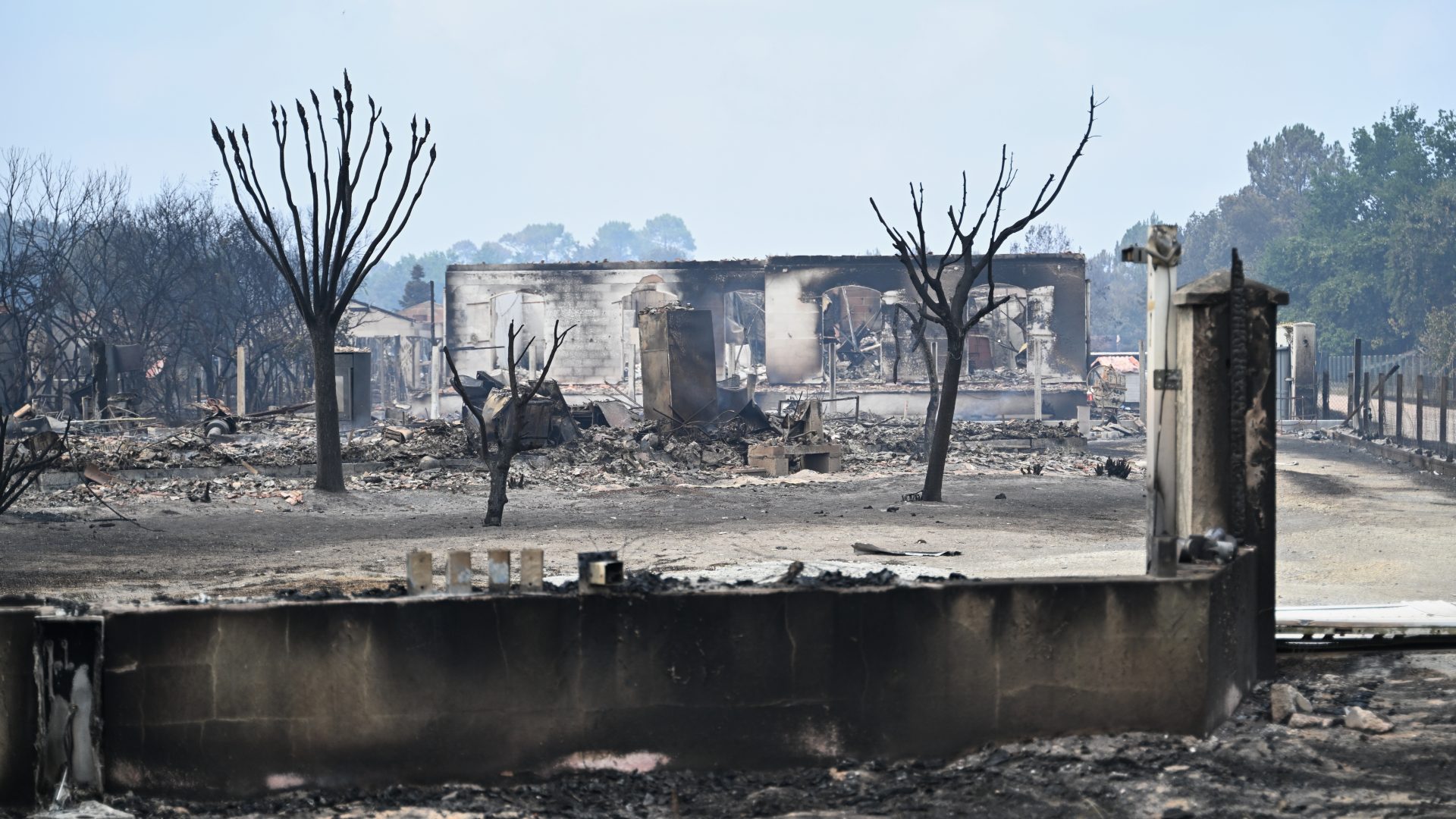 Wildfires force a quarter of a million to flee Southern Europe as Spain declares first national emergency and France sends soldiers to battle Bordeaux blazes
