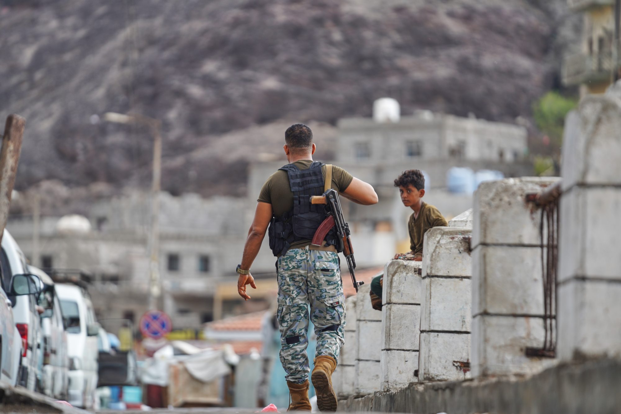 Houthi fighters assert control over Bab al-Mandab Strait