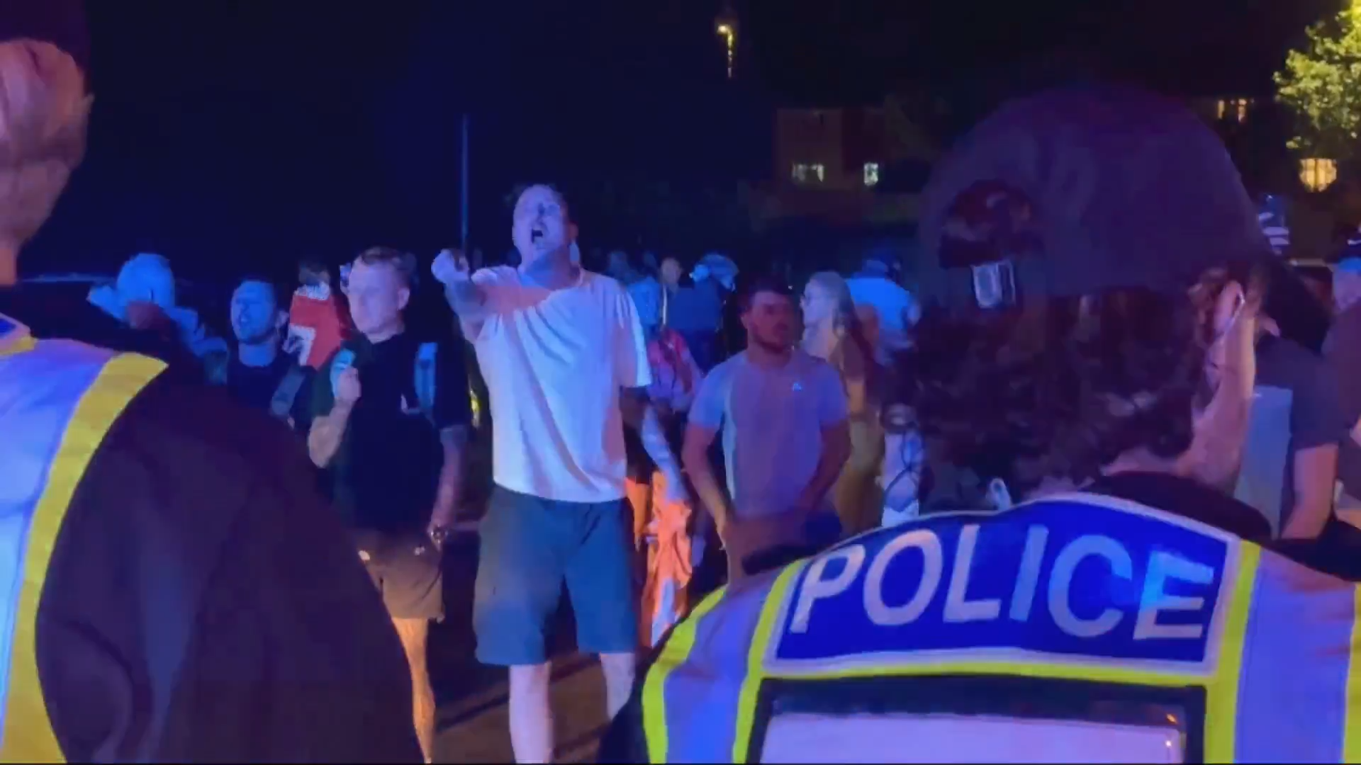 Six arrested after anti-immigrant protests in Gosport